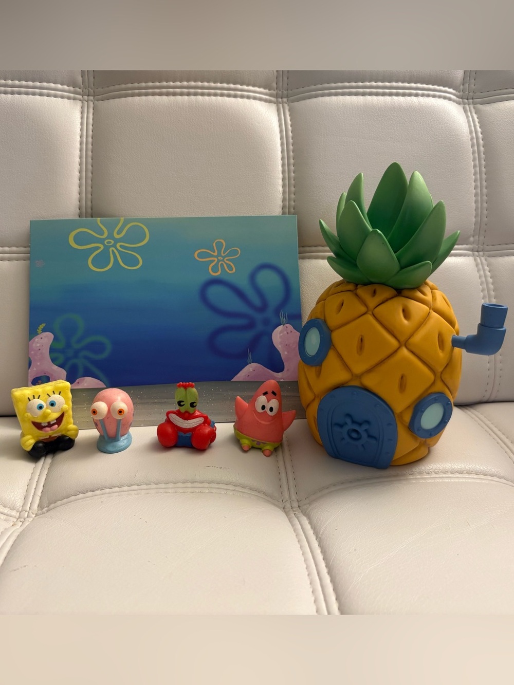 SpongeBob Pineapple House Funko Pop with little Rubber SpongeBob Characters